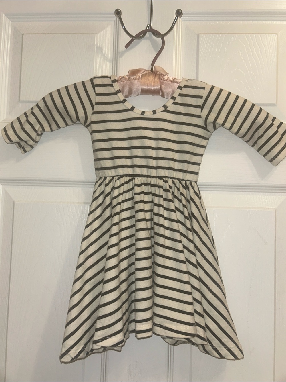 Alice + Ames Striped Girls' Long Sleeve Swing Dress - White & Black
